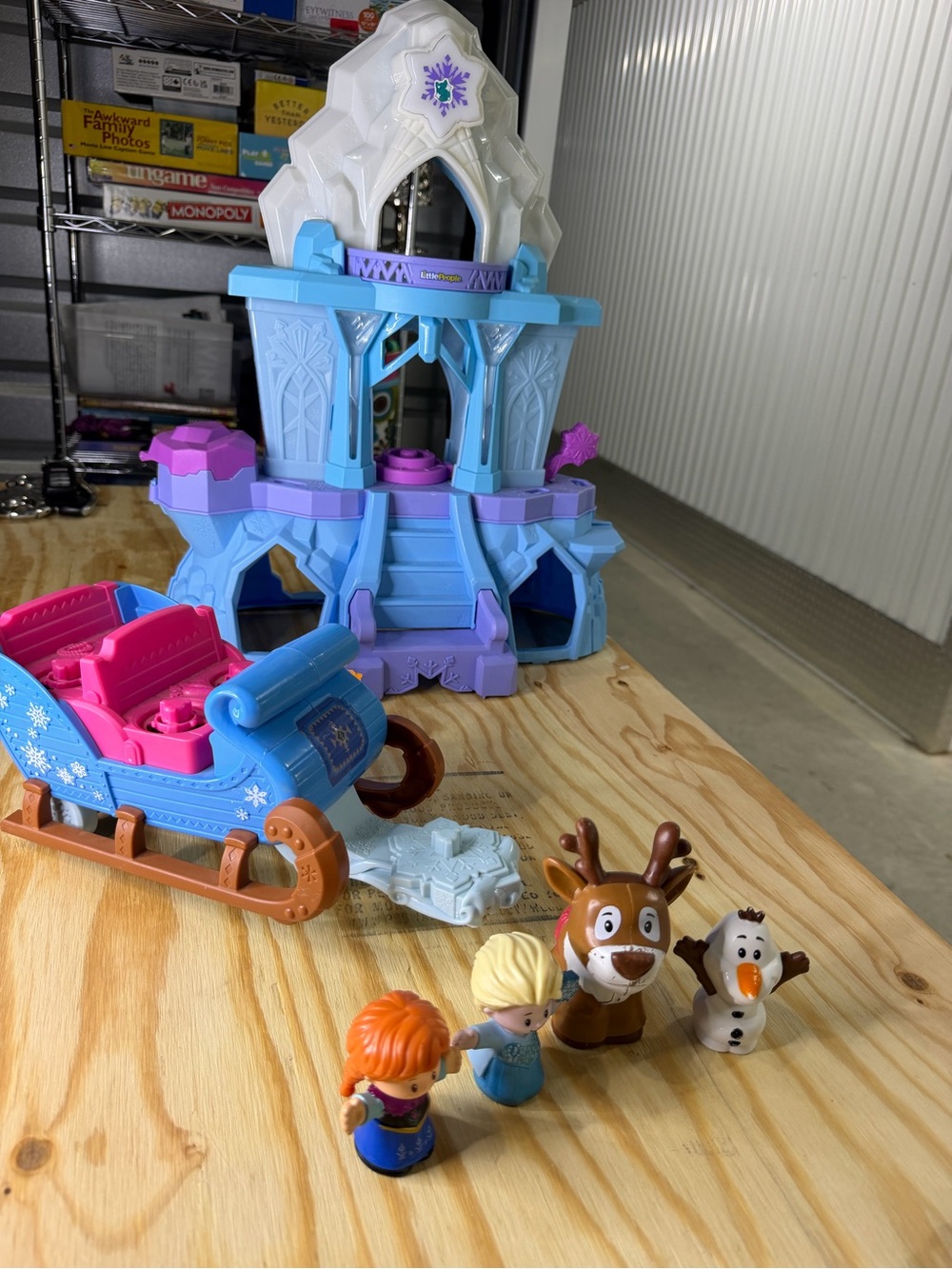 Fisher Price Little People Disney Frozen Elsa Ice Palace Sleigh Anna Olaf Sven